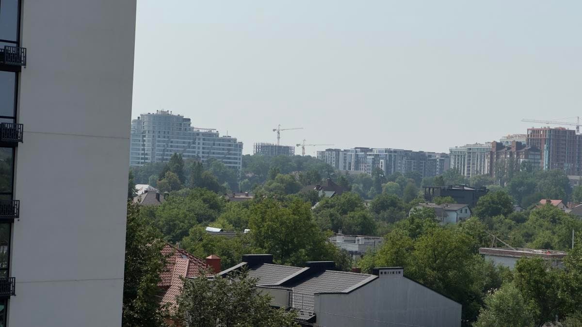 Манхетен Ап Простора двох кімнатна готова до ремонту