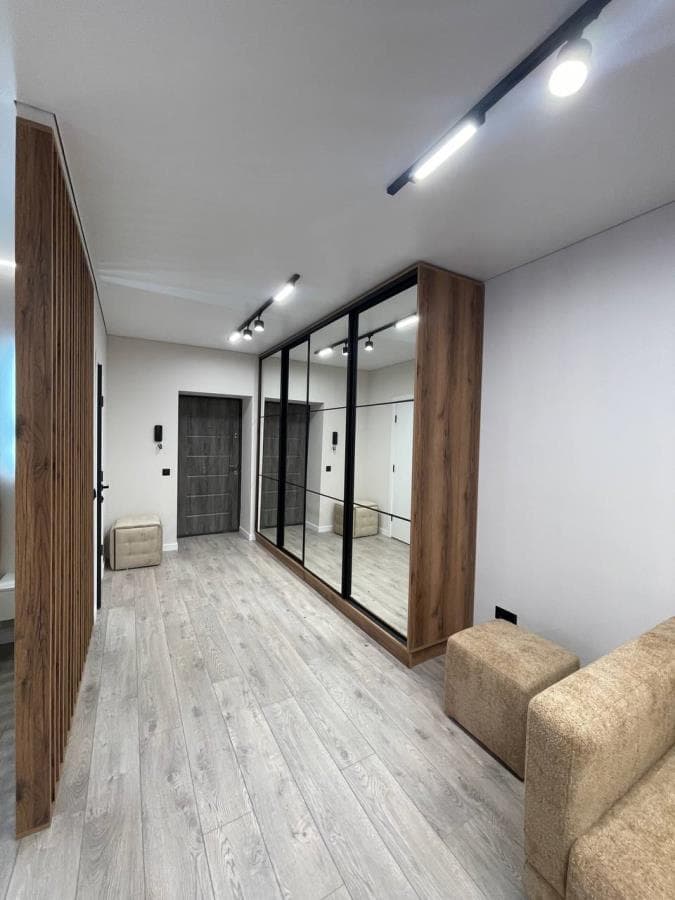 Продам 1 км квартиру з ремонтом, центр , 3 поверх.